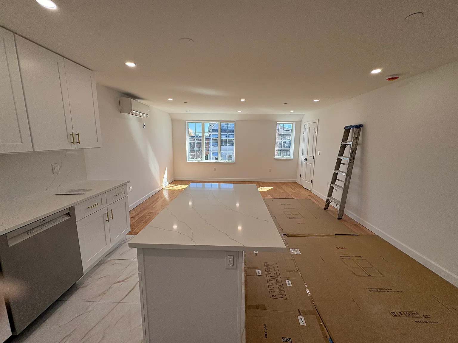 3 bed, 1300 sqft, $3,500 — Photo 3