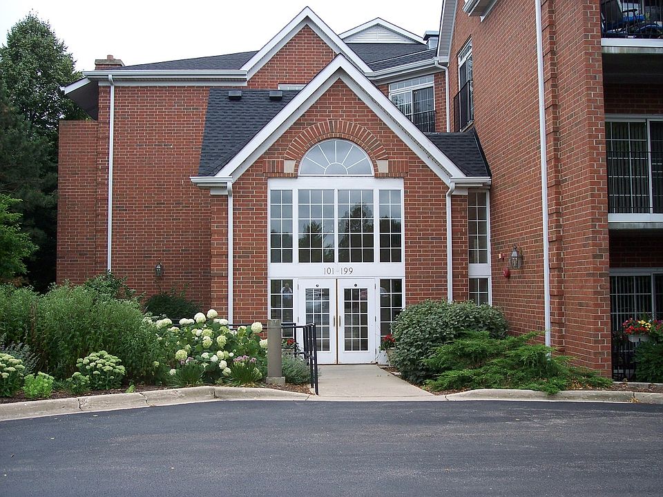 1st image of 107 Hunt Club Dr #107