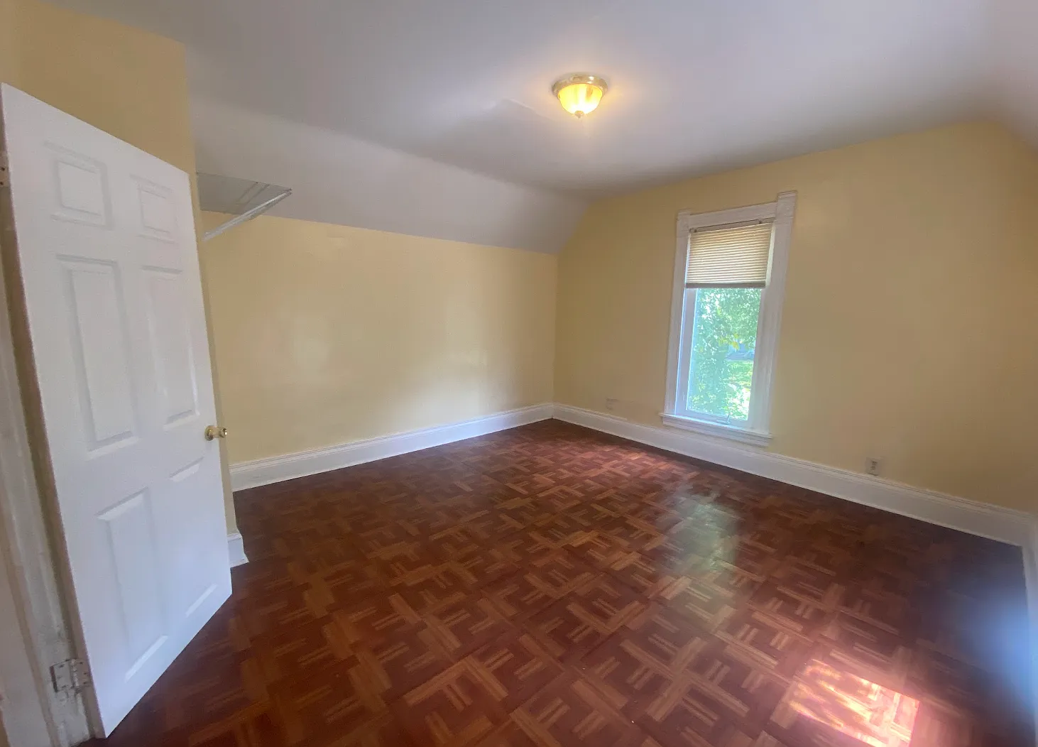 2117 Ilion Ave N - 0 — Photo 3
