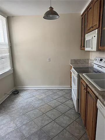627 Ursulines Ave #8 — Photo 6