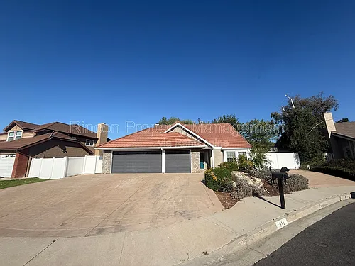 911 Rawhide Pl Photo 1