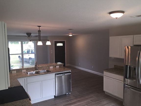 4th image of 761 Glen Valley Way