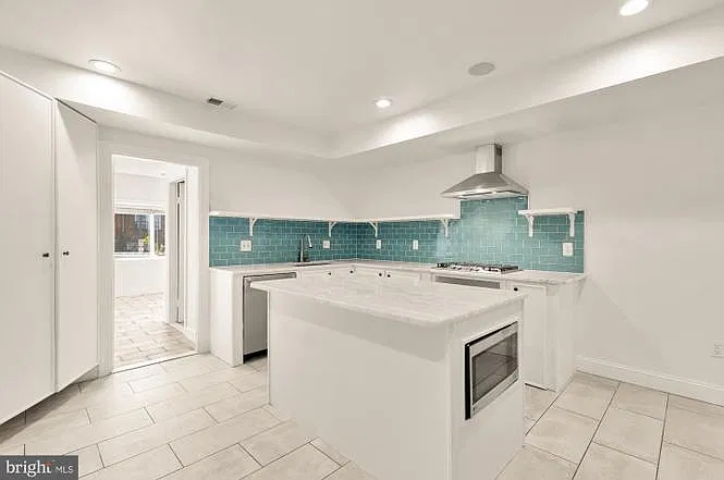 1210 Meigs Pl NE #1