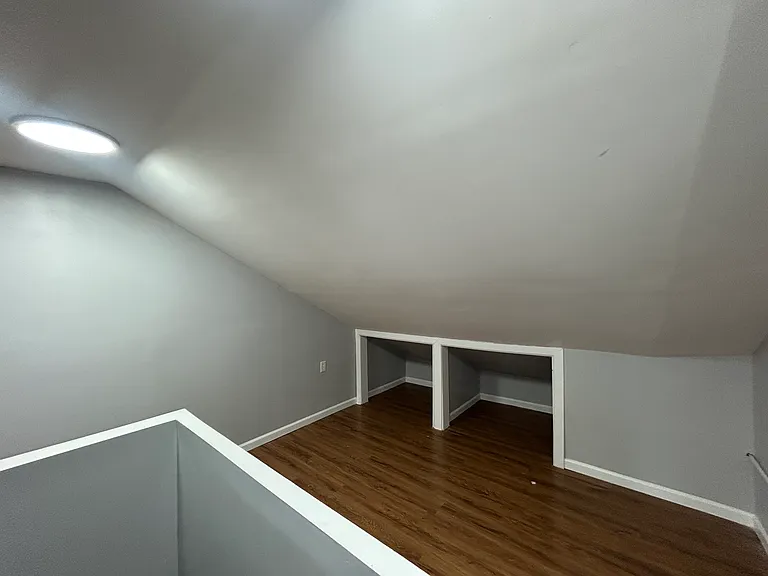 240 Henry St — Photo 10