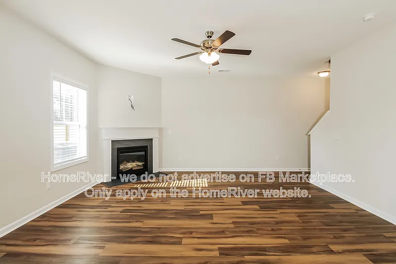 5 bed, 3.0 bath, 2225 sqft, $2,275 — Photo 2