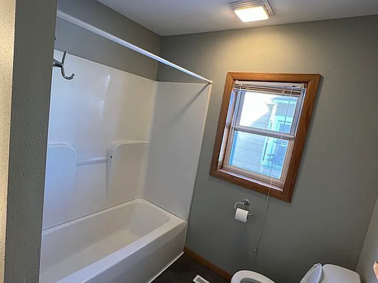 613 E 9th St #613 — Photo 11