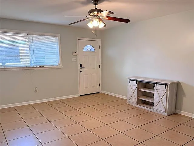 Building Photo - 4722 Shalimar Dr