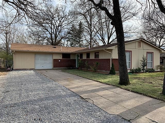 1st image of 1204 Oakdale Dr