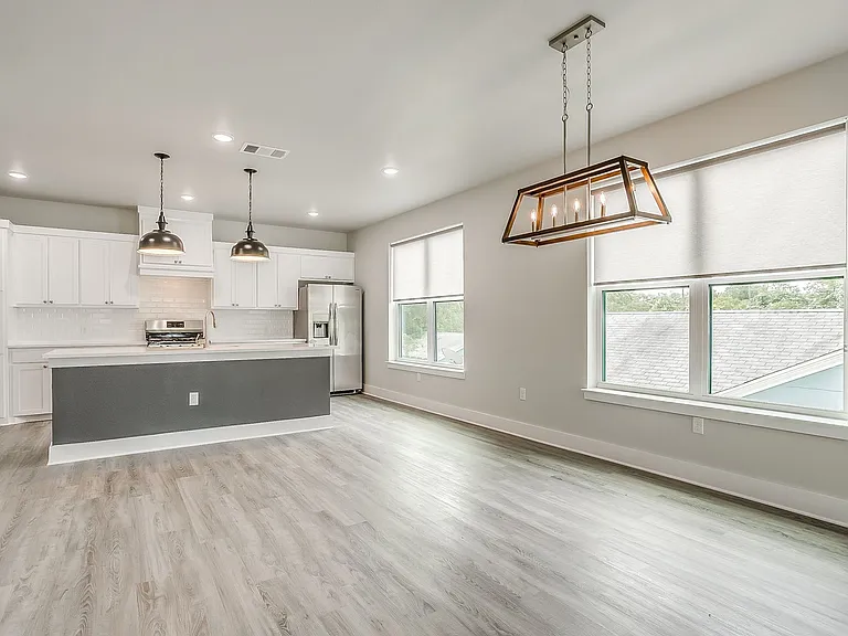 2716 Forest Park Blvd — Photo 19