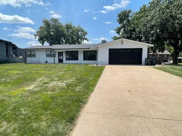 72 Lakewood Villa St, Council Bluffs, IA 51501
