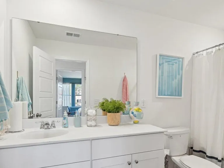 754 Ridgley Dr — Photo 4