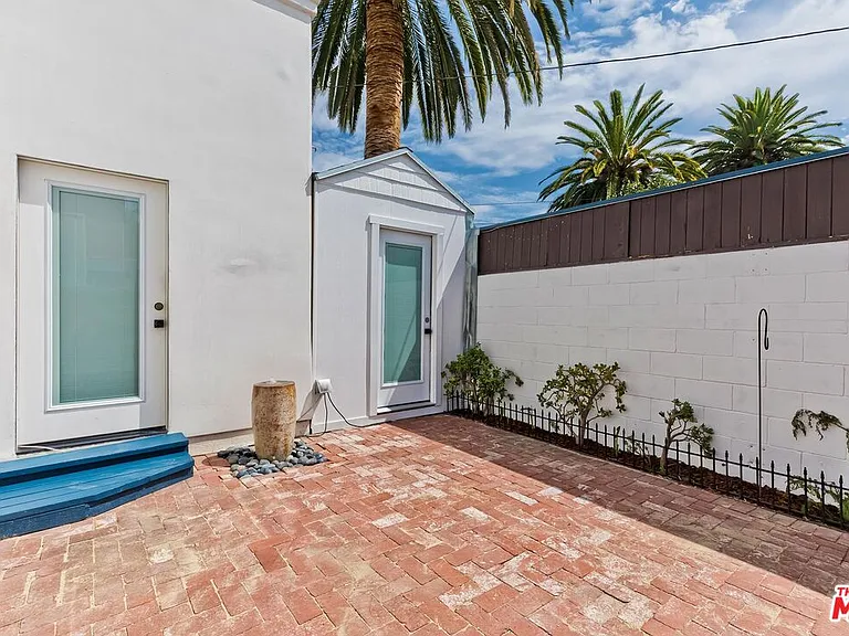 7270 Waring Ave — Photo 31