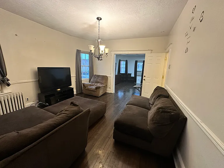 187 Franklin Ave #2F — Photo 9