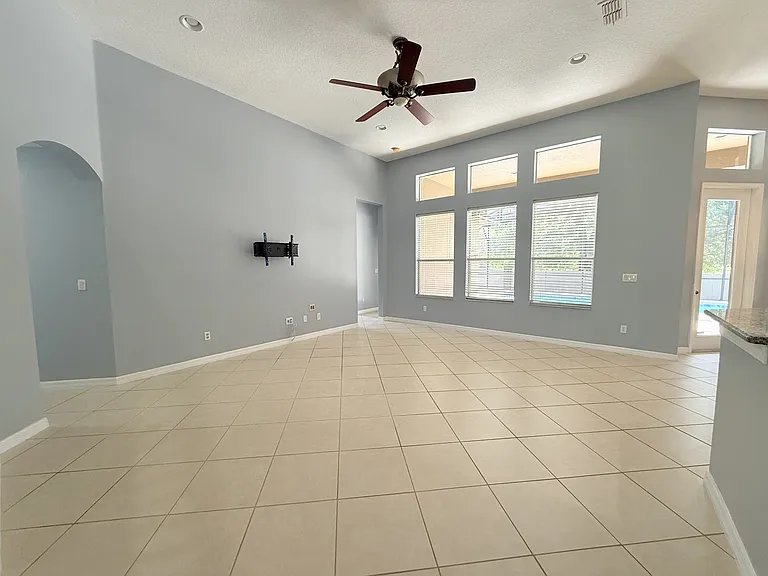 814 Kazaros Cir — Photo 25