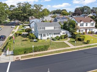 109 Periwinkle Rd, Levittown, NY 11756