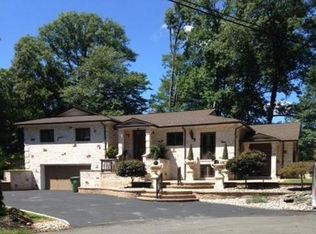 25 Beech Ln, Edison, NJ 08820