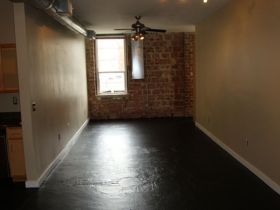 another view of living/sleeping area