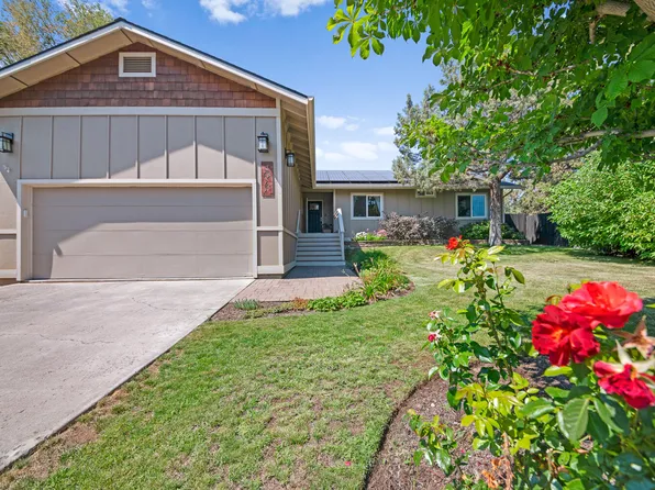 3029 NE Waller Dr, Bend, OR 97701
