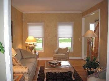 4th image of 799 E Thornwood Dr