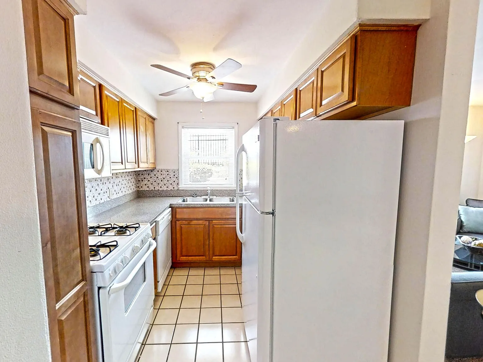55 E Healey St — Photo 2