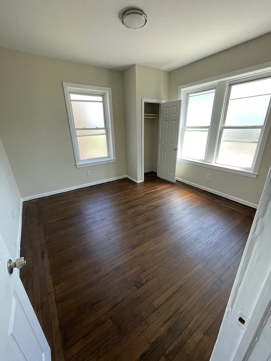 Building Photo - 220 Roseville Ave #402F