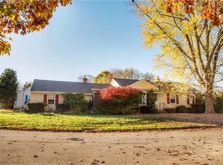 49 Creekwood Dr, Warwick, RI 02886