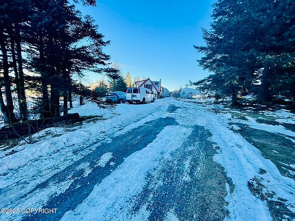 3rd image of 170 Island Lake Rd