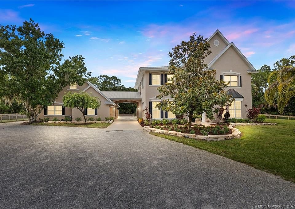 1st image of 4611 SW Laurel Oak Ter