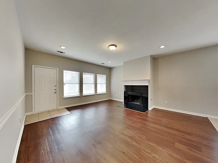 2208 Rodney Ln — Photo 4