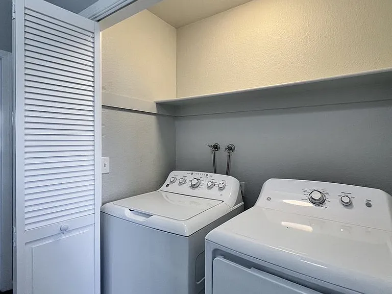 Adobe Creek Apartments — Photo 38