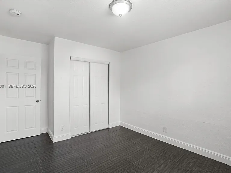 37 SW 14th St #10 — Photo 9