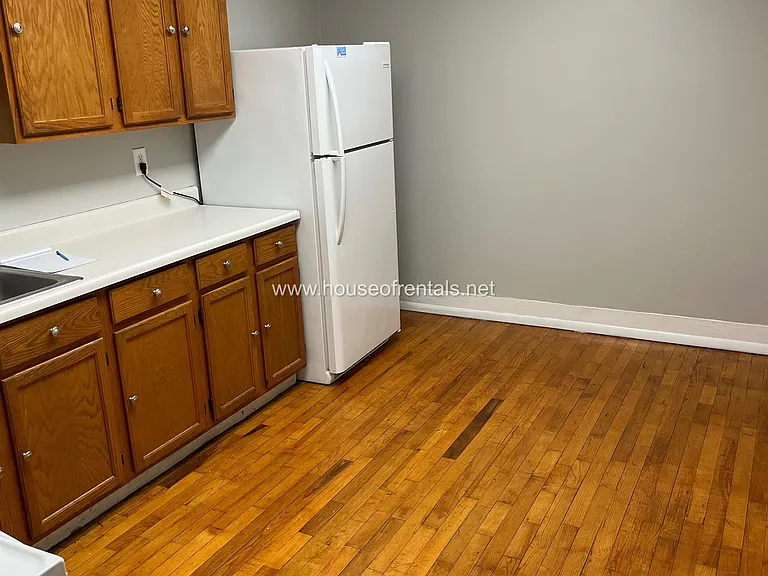 10 S Division St #2/2 — Photo 1