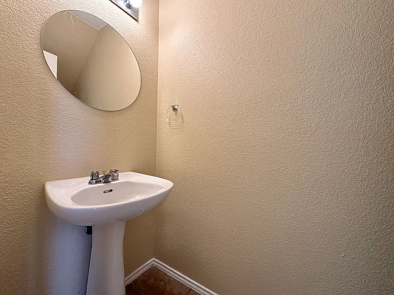 5910 Greengate — Photo 28