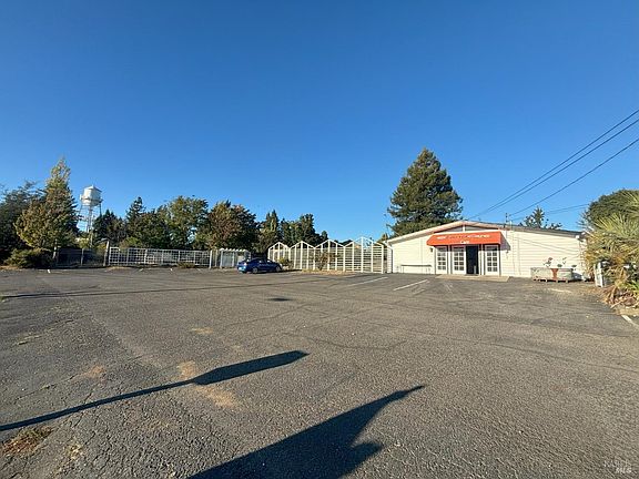 2nd image of 2833 Old Gravenstein Highway