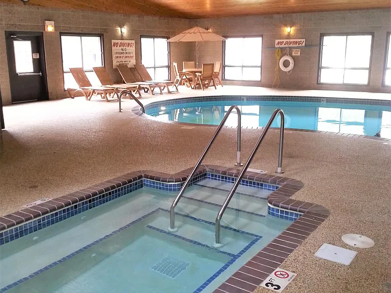 Carriage Oaks Apartments — Photo 9