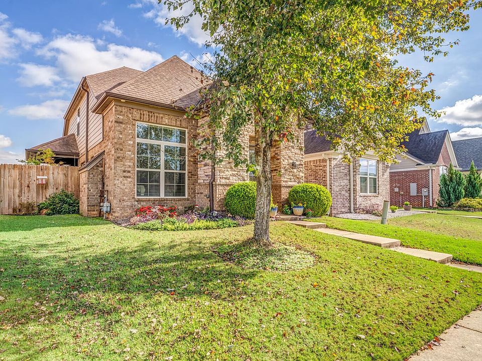 1st image of 470 Cherokee Cir