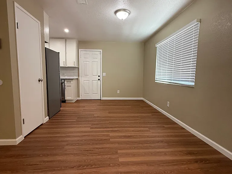 2041 Robin Dr — Photo 5