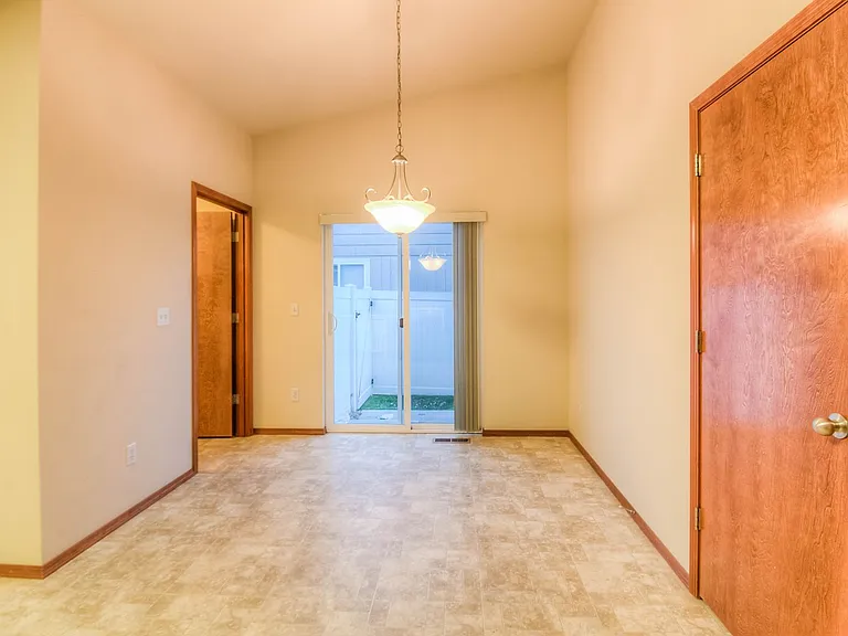 1007 S 91st Ave — Photo 19