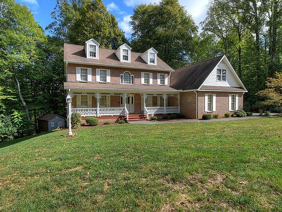 3rd image of 3314 Victoria Ct