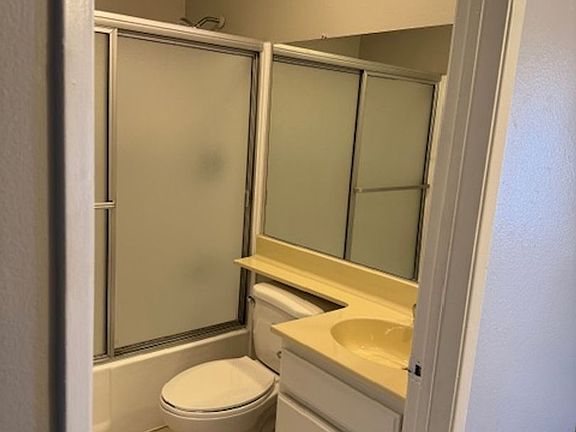 4th image of 7817 Vineland Ave #50