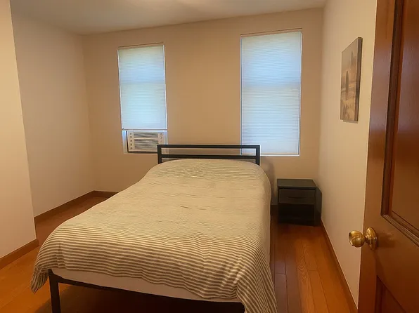 543 East New York Avenue image 5 of 6