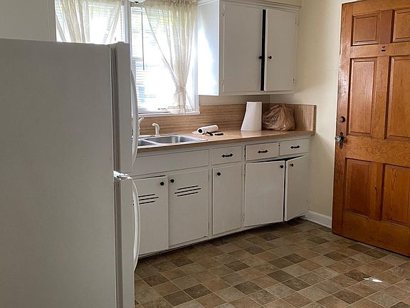 4th image of 4513 N Woodburn St