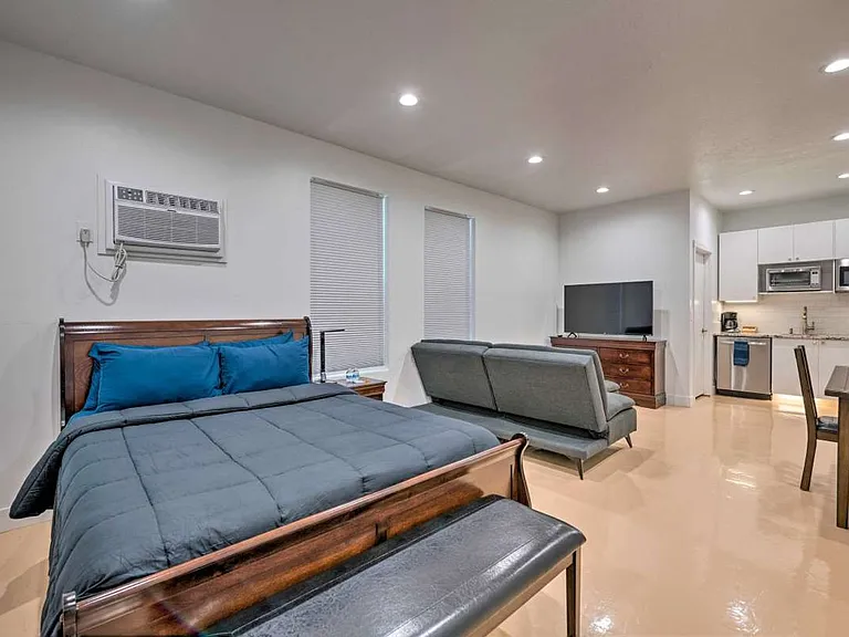 2324 S Green St #U3 — Photo 17