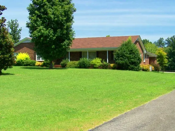 738 Broad St N, Lexington, TN 38351