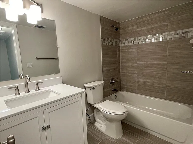 586 Orange Dr #118 — Photo 16