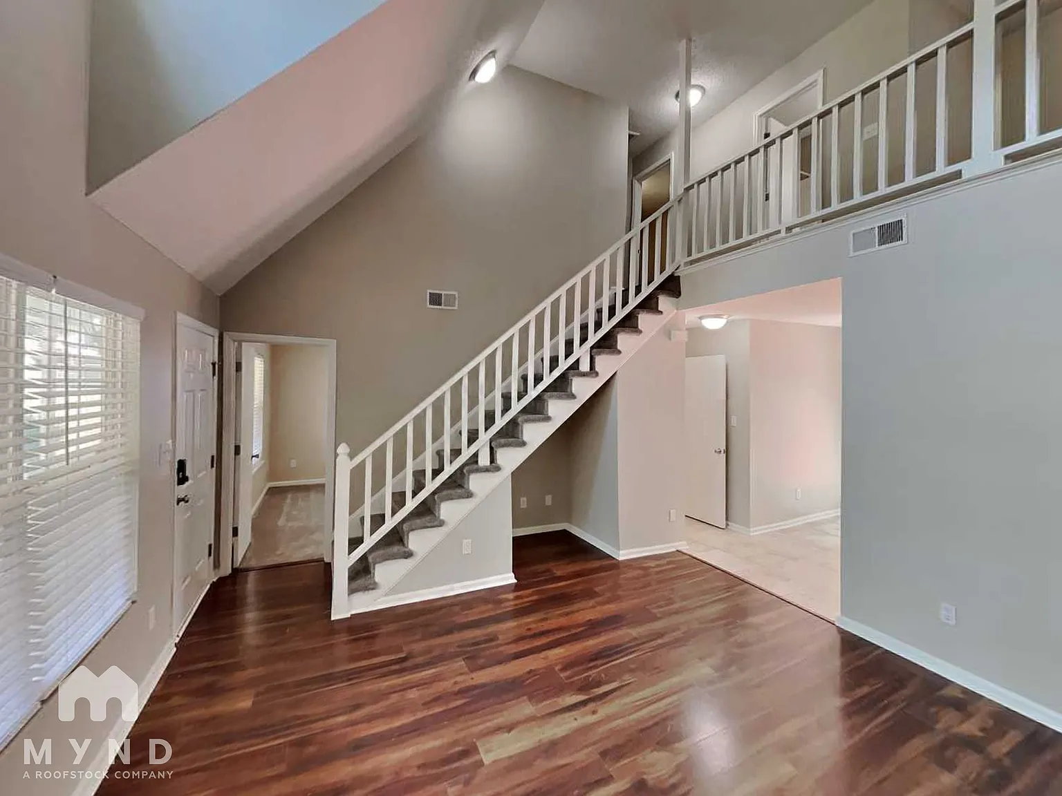 3 bed, 2.0 bath, 1321 sqft, $1,799 — Photo 4