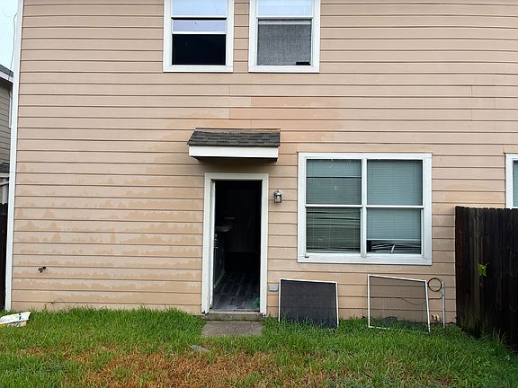 5th image of 14403 Mooreview Ln