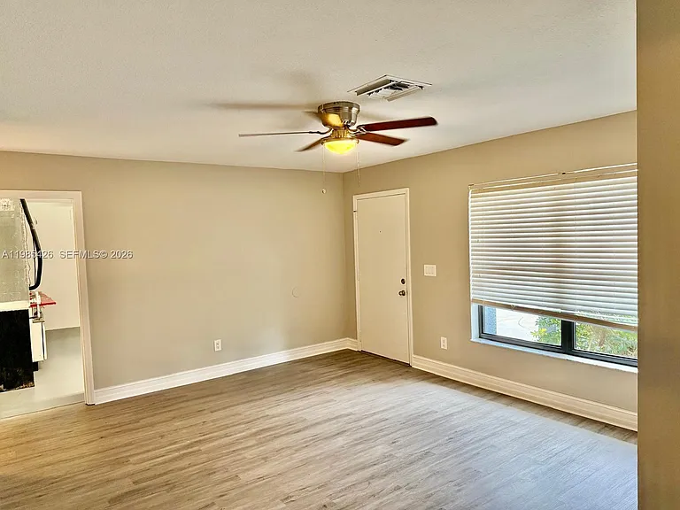 210 SW Voltair Ter — Photo 16