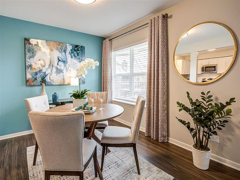 Spacious Dining Area