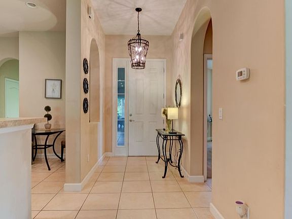 5th image of 196 Mendoza Cir